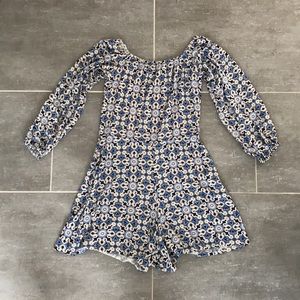 BOOHOO - Blue Print Off The Shoulder Playsuit